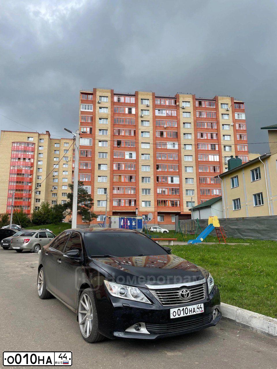 Фото автомобиля LADA 2107 LADA, 2010 — госномер О010НА44. Цвет: Серо-сине-зеленый