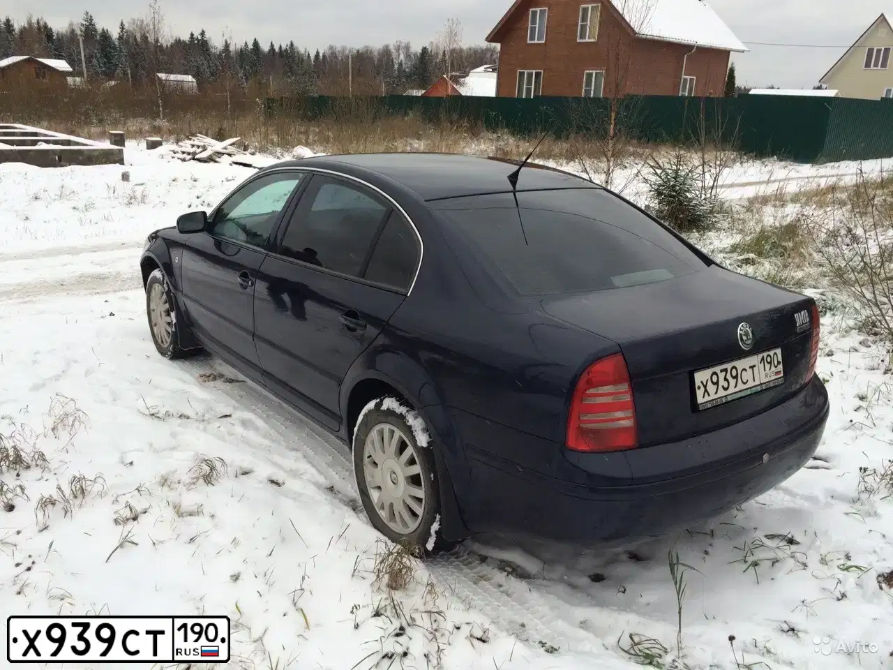 Фото автомобиля SKODA SUPERB, 2002 — госномер А393РС97. Цвет: СИНИЙ ТЕМНЫЙ