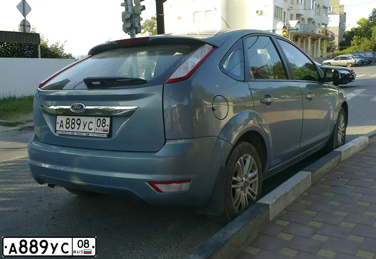 Фото автомобиля HYUNDAI IX35, 2013 — госномер А989ОО126. Цвет: СЕРЫЙ