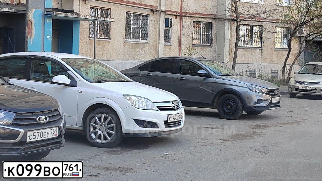 Фото автомобиля SSANGYONG KYRON, 2013 — госномер Н088СК161. Цвет: Белый