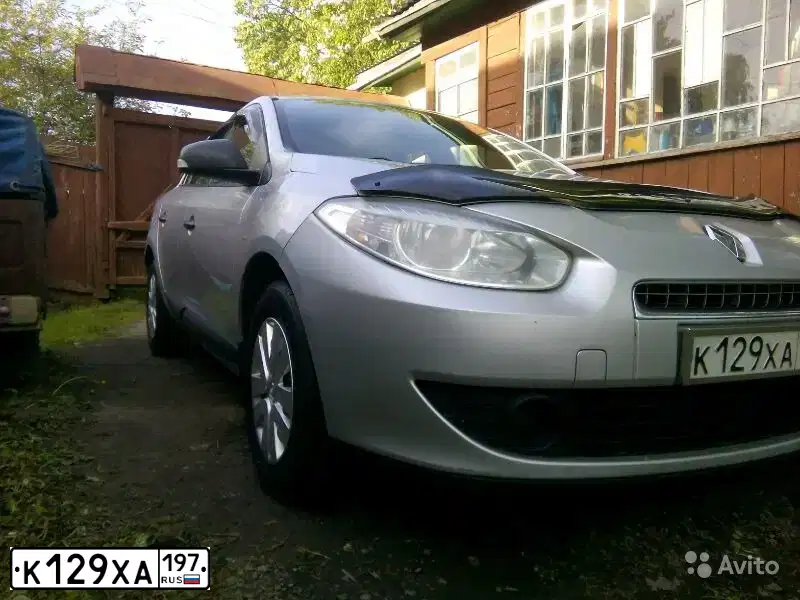 Фото автомобиля RENAULT FLUENCE, 2012 — госномер Р721МТ58. Цвет: СВЕТЛО-СЕРЫЙ