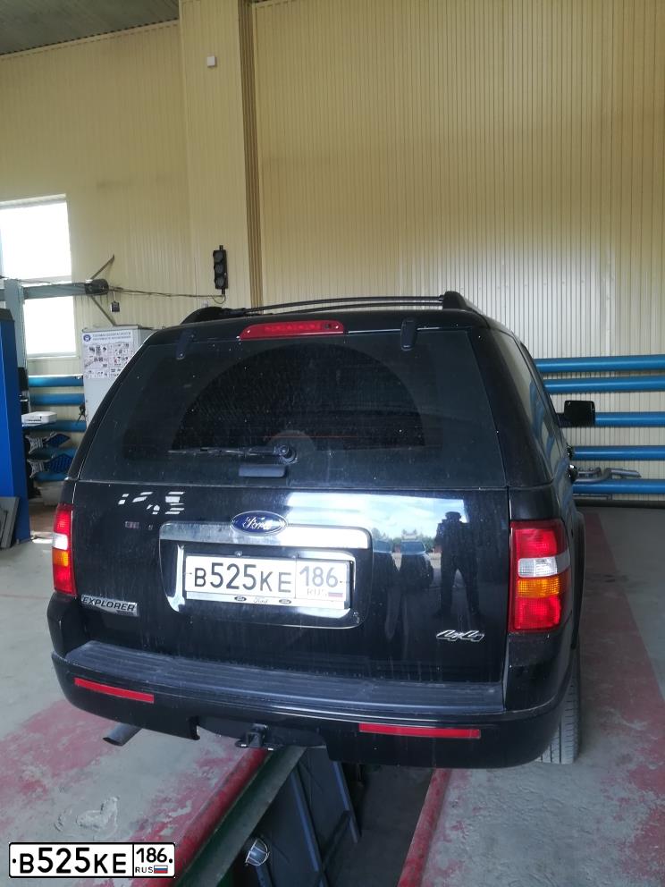 Фото автомобиля FORD EXPLORER, 2008 — госномер С777УС86. Цвет: ЧЕРНЫЙ