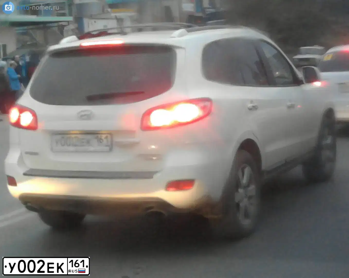 Фото автомобиля HYUNDAI SANTA FE, 2008 — госномер У002ЕК161. Цвет: Белый
