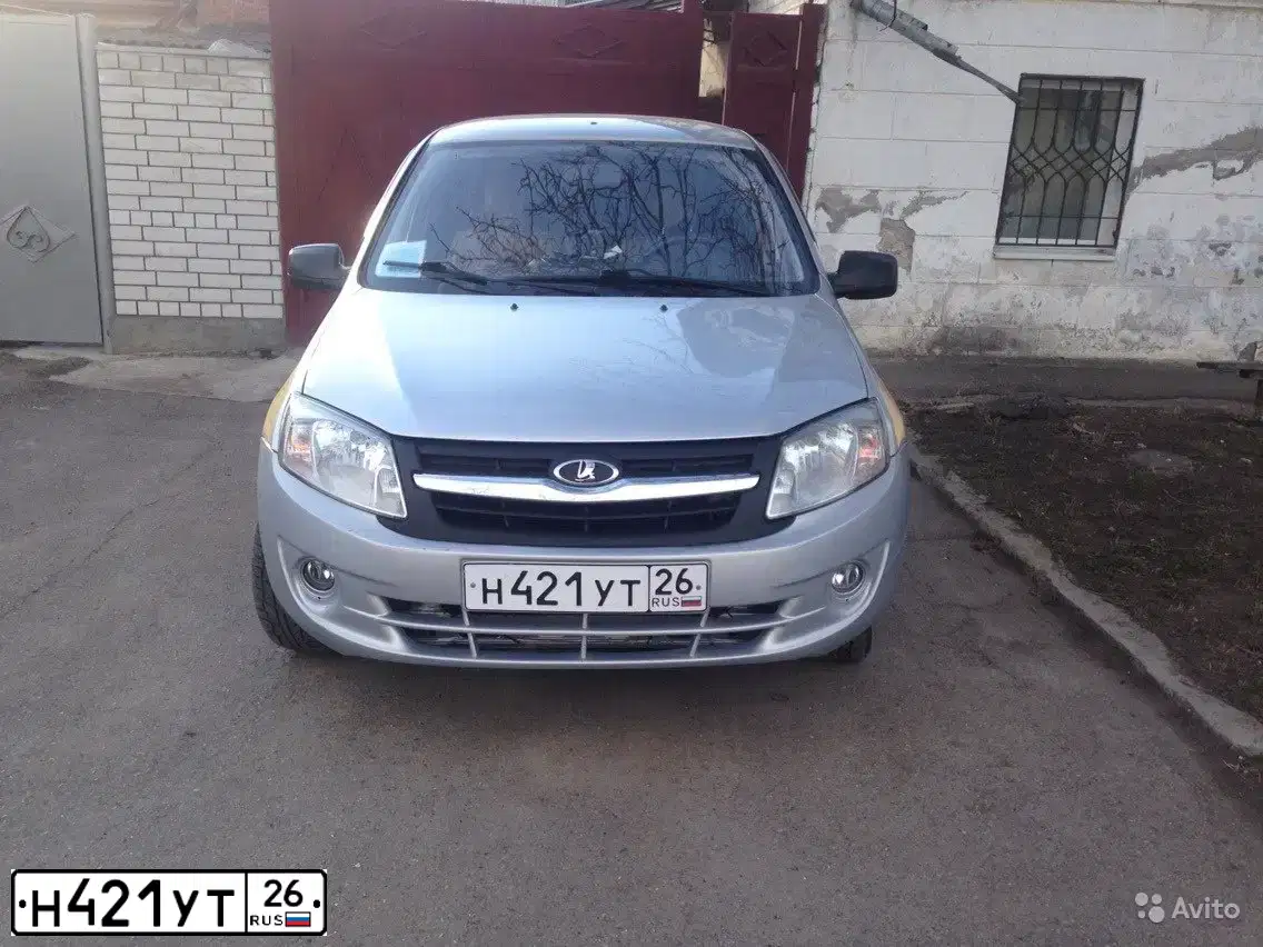 Фото автомобиля LADA 2190 GRANTA, 2013 — госномер В116КЕ126. Цвет: Серебристый