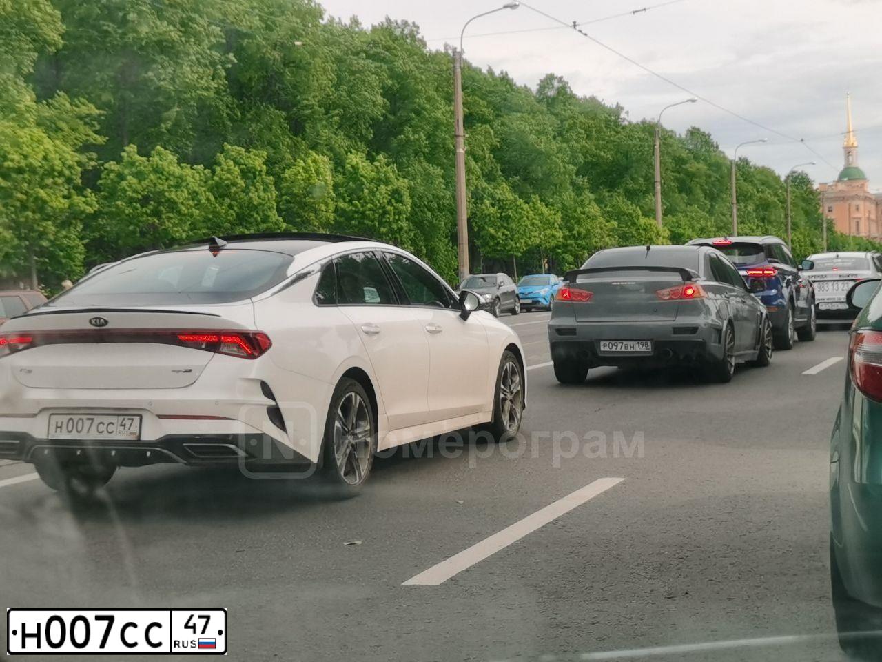 Фото автомобиля KIA K5, 2021 — госномер К329УХ147