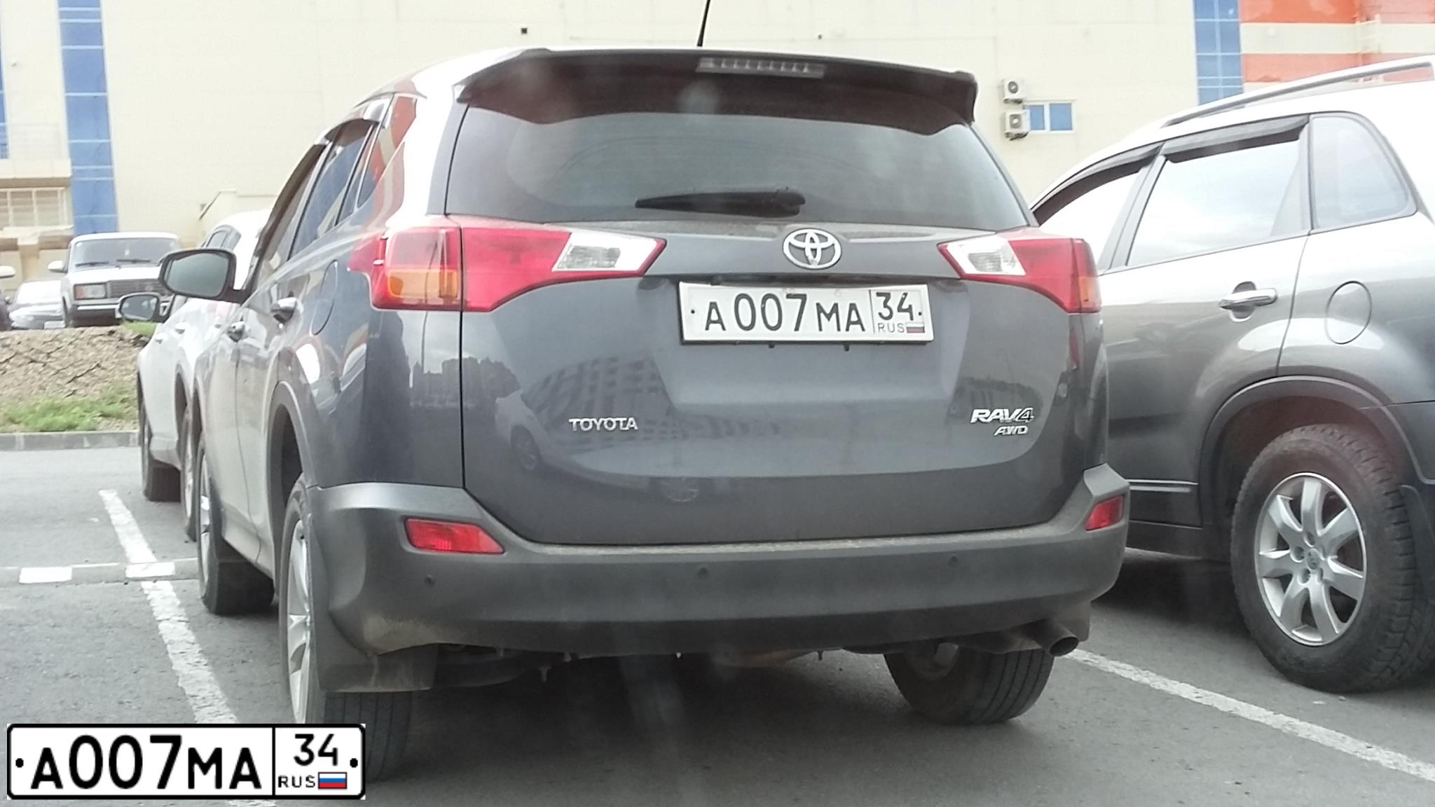 Фото автомобиля TOYOTA RAV4, 2011 — госномер М026РН799. Цвет: БЕЖЕВЫЙ