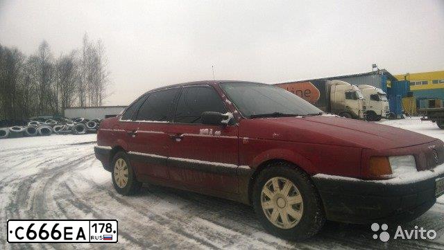 Фото автомобиля VOLKSWAGEN PASSAT, 1997 — госномер С666ЕА178. Цвет: Темно-зеленый