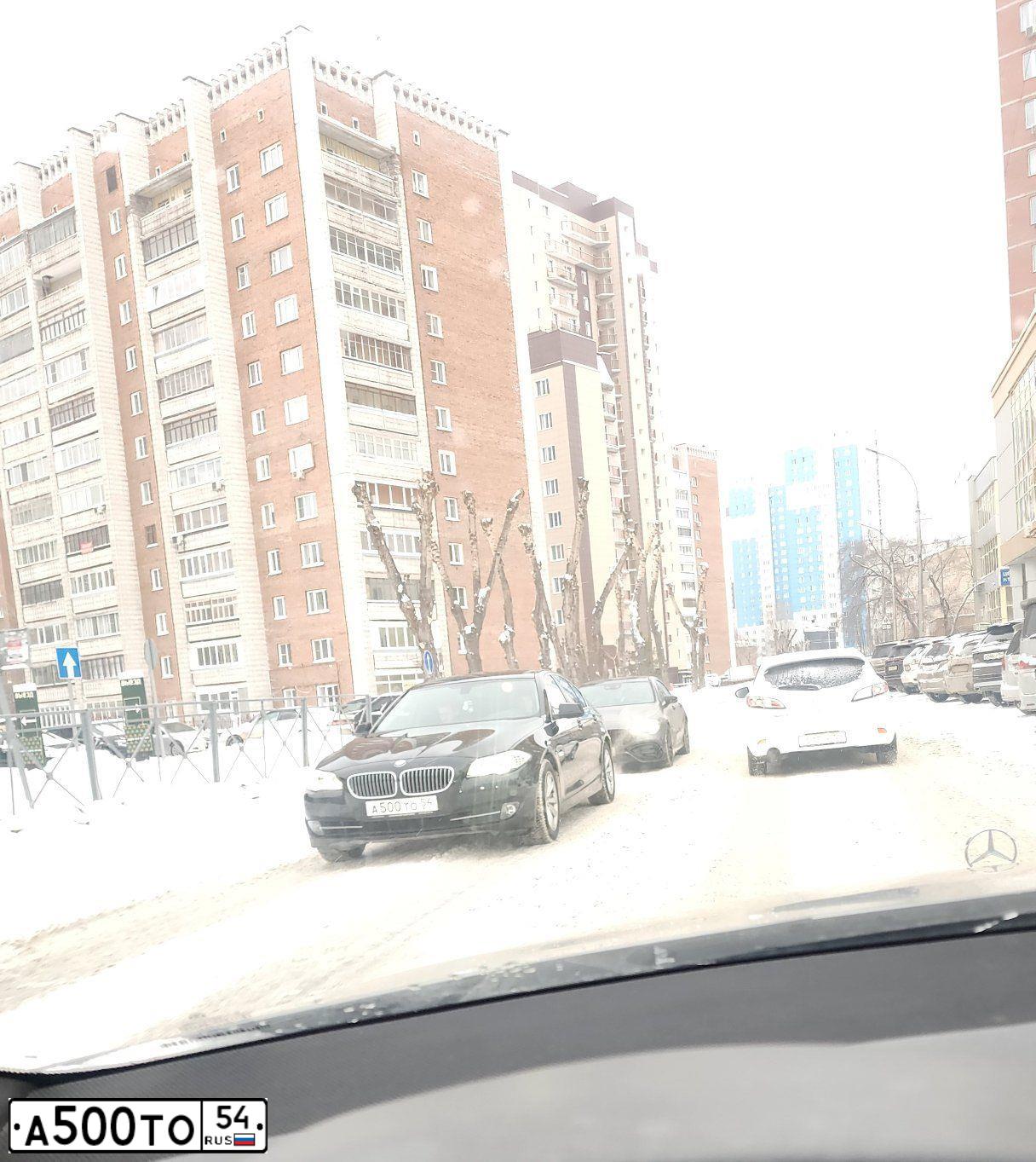 Фото автомобиля INFINITI QX70 /FX/, 2007 — госномер А500ТО54. Цвет: ЗОЛОТИСТЫЙ