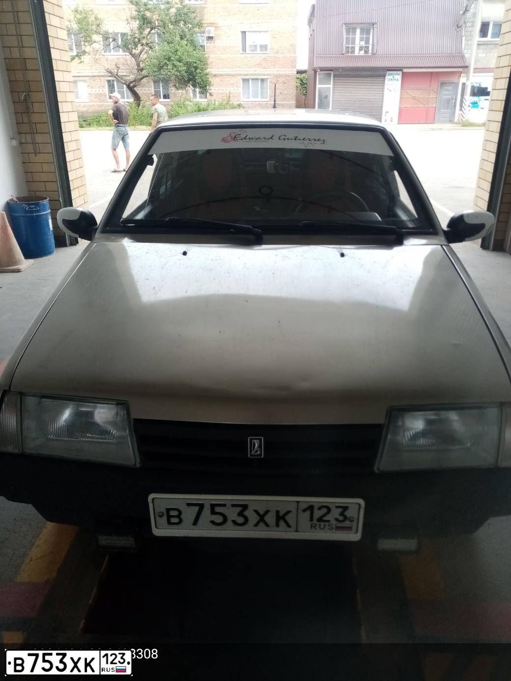 Фото автомобиля LADA 2109 SAMARA, 2002 — госномер В753ХК123. Цвет: СЕРЕБРИСТЫЙ СЕРО-ЗЕЛЕНЫЙ