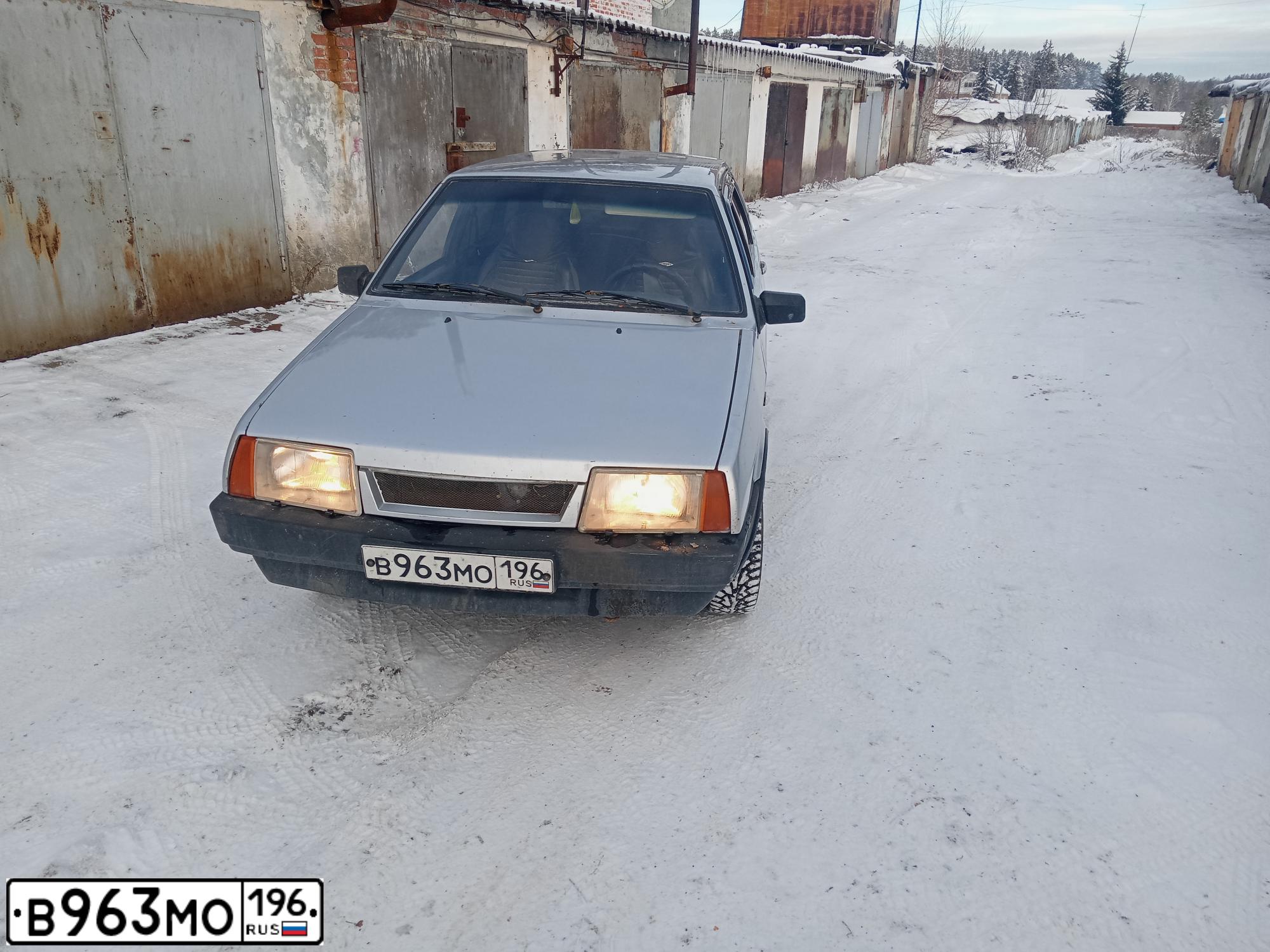 Фото автомобиля ВАЗ210930, 2001 — госномер В644КР86. Цвет: СВЕТЛО-СЕРЫЙ
