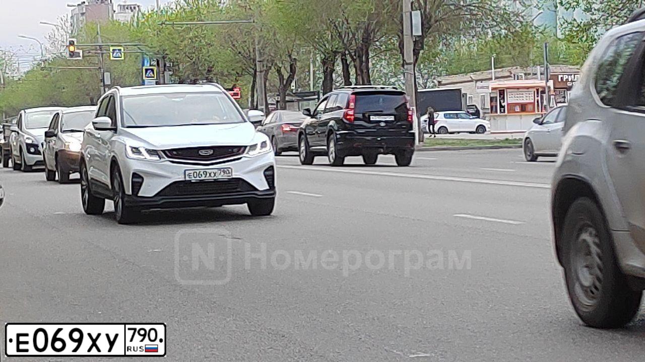 Фото автомобиля BMW 320I, 2008 — госномер С128АК250