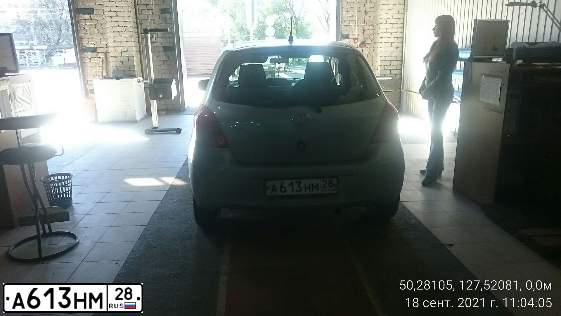 Фото автомобиля TOYOTA VITZ, 2007 — госномер А613НМ28