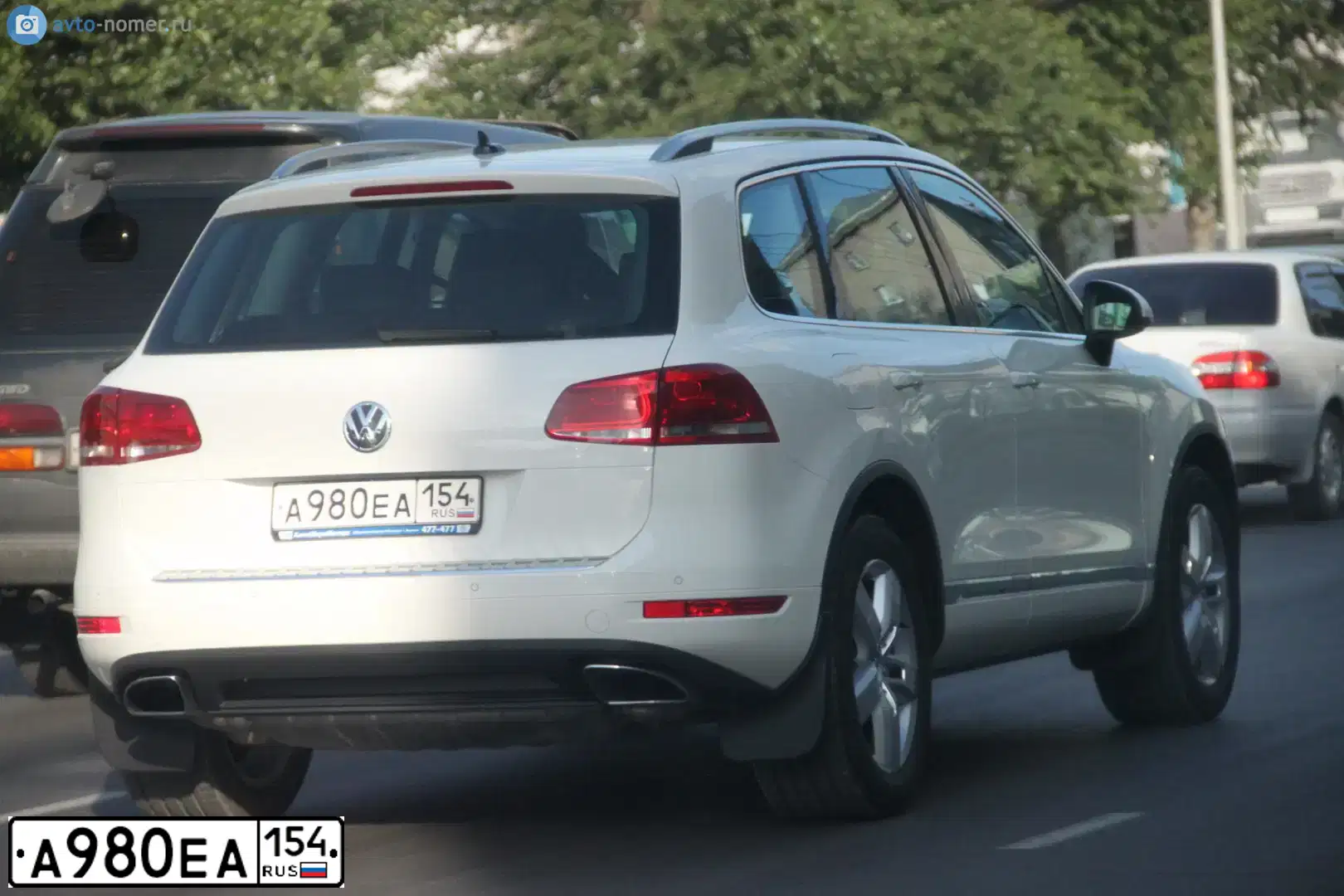 Фото автомобиля VOLKSWAGEN TOUAREG, 2010 — госномер В876НВ142. Цвет: Белый