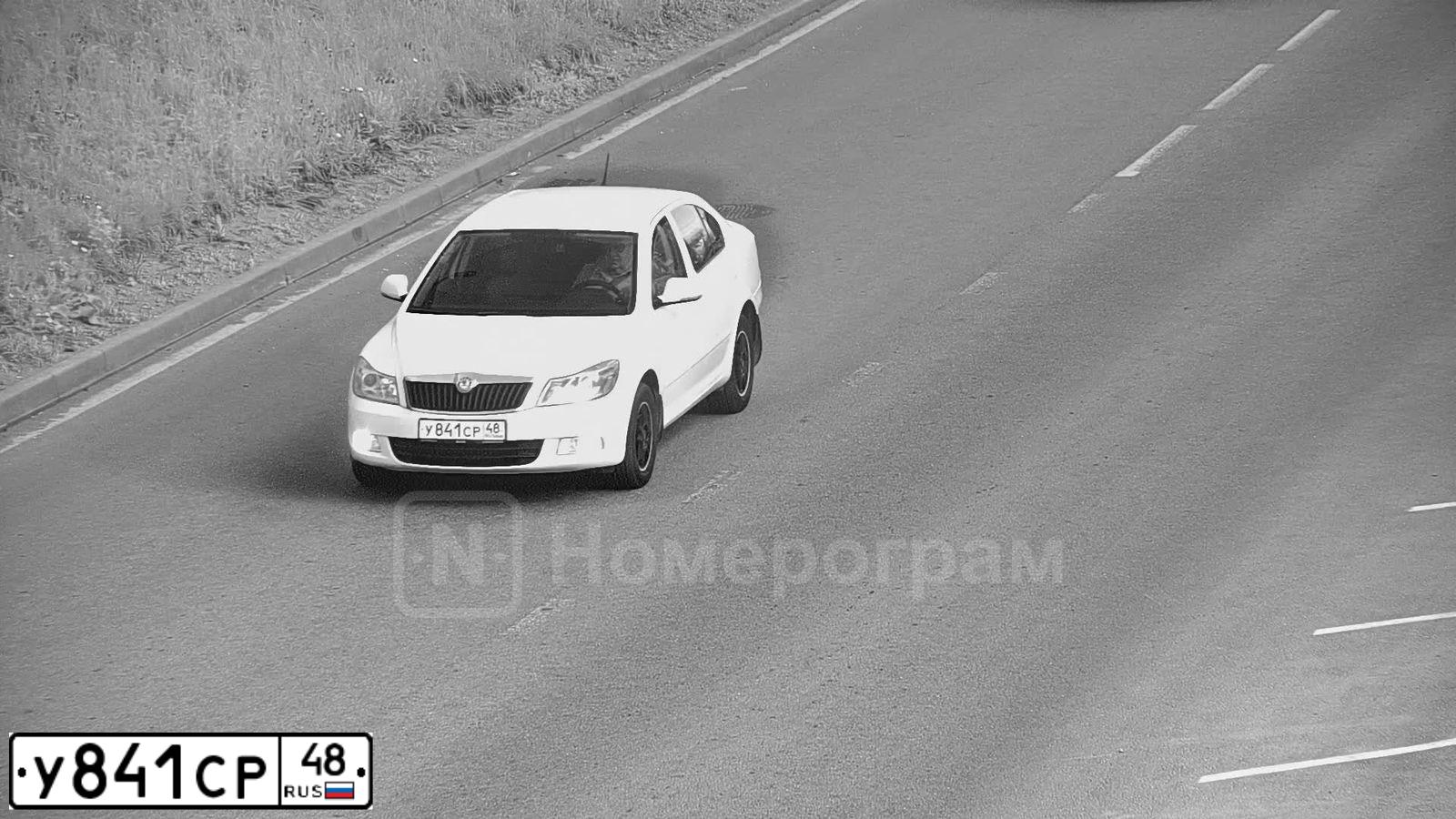 Фото автомобиля SKODA OCTAVIA, 2012 — госномер У841СР48. Цвет: Белый