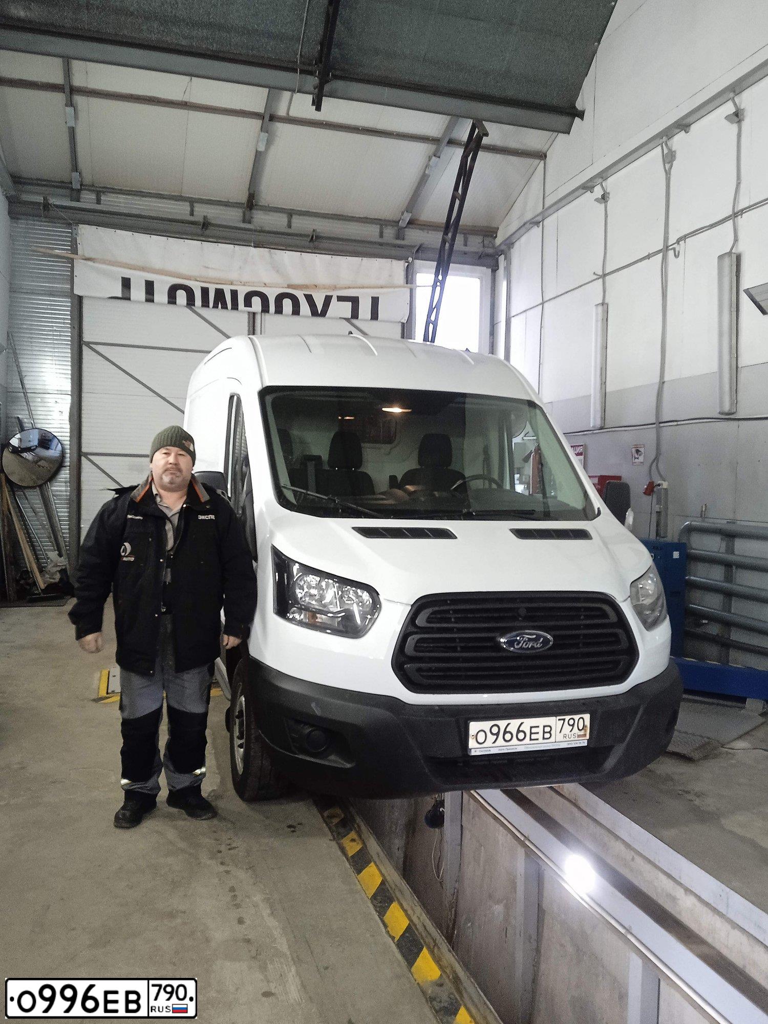 Фото автомобиля FORD TRANSIT, 2020 — госномер С204НА198. Цвет: Белый