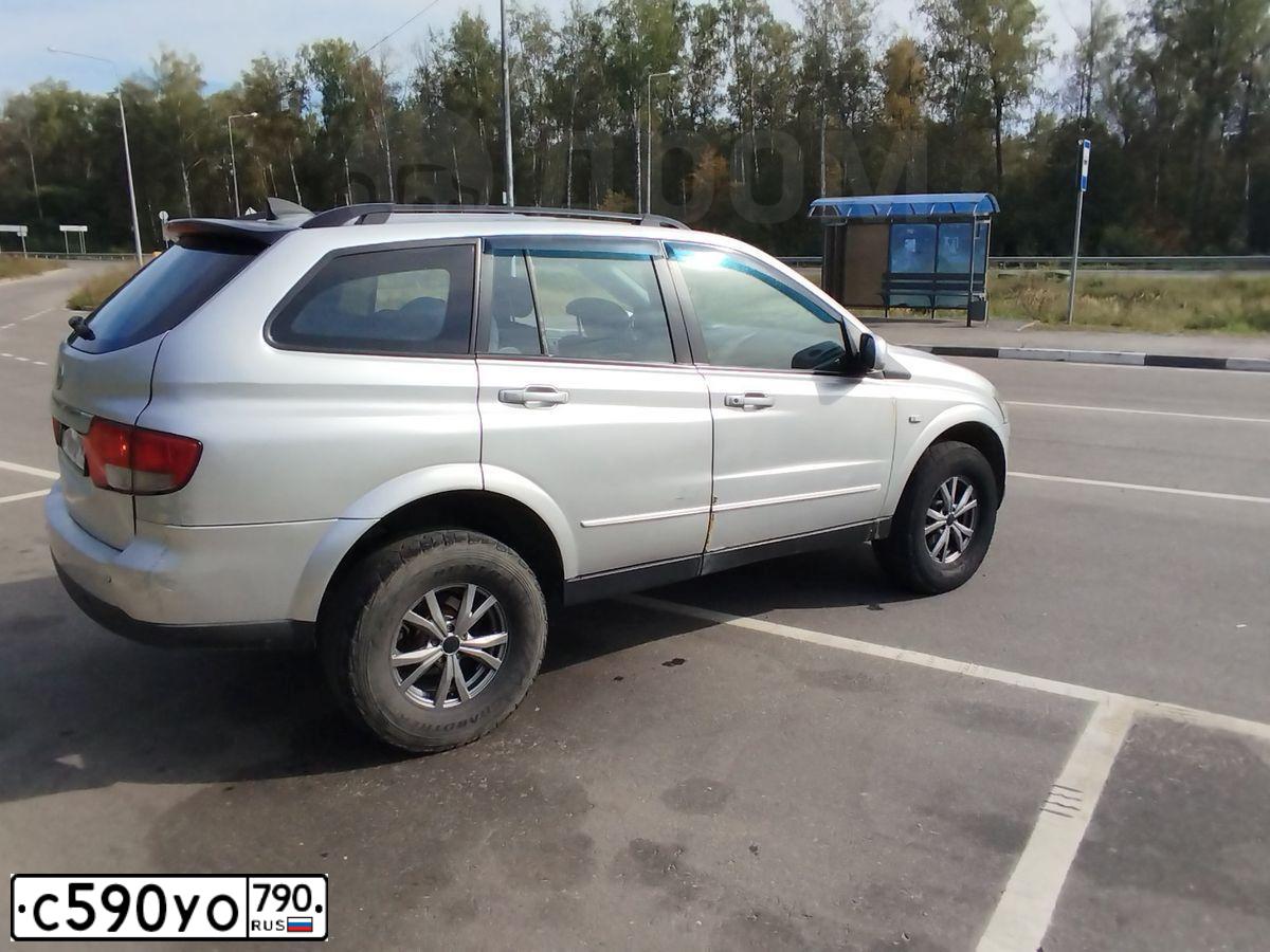 Фото автомобиля SSANGYONG KYRON, 2009 — госномер К999МХ790. Цвет: СЕРЕБРИСТЫЙ МЕТАЛЛИК