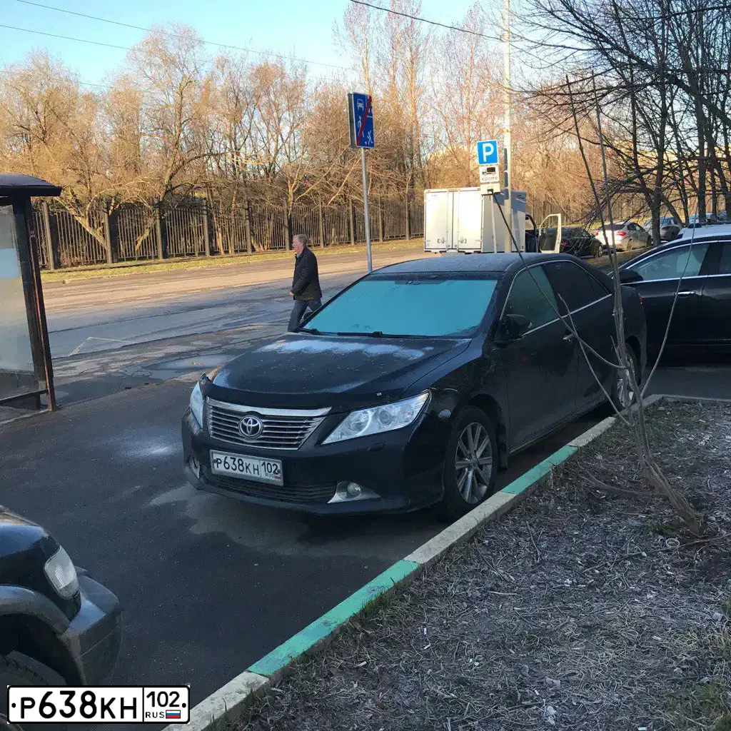 Фото автомобиля TOYOTA CAMRY, 2013 — госномер Р638КН102. Цвет: ЧЕРНЫЙ МЕТАЛЛИК