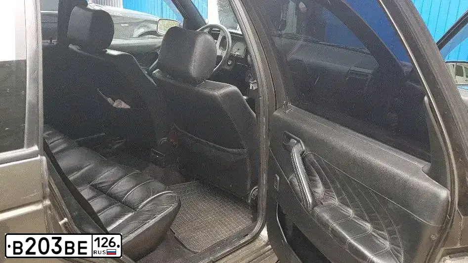 Фото автомобиля VOLKSWAGEN PASSAT, 1992 — госномер С453ЕУ797. Цвет: ЗЕЛЕНЫЙ