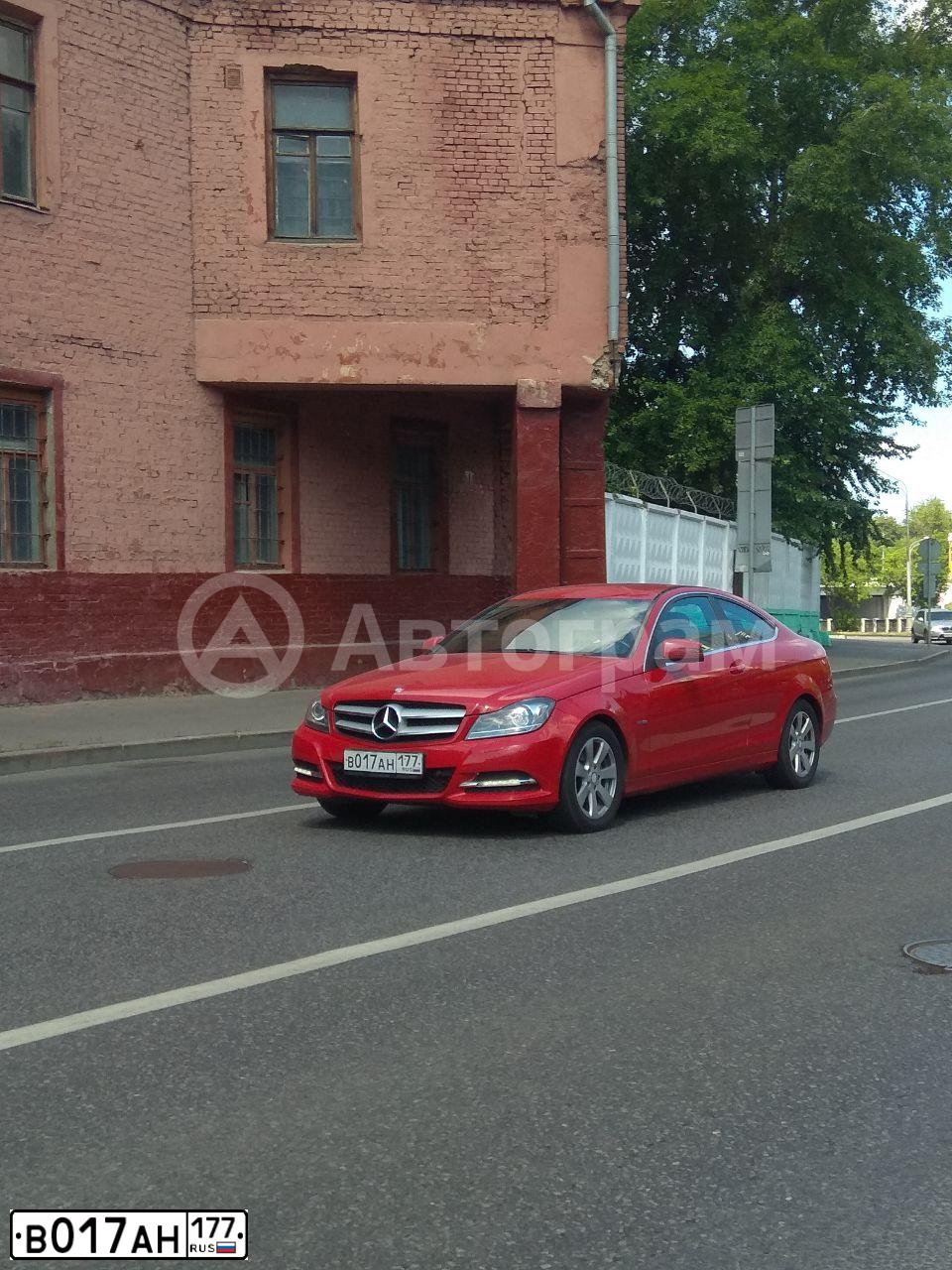 Фото автомобиля MERCEDES C-KLASSE, 2012 — госномер В017АН177. Цвет: КРАСНЫЙ