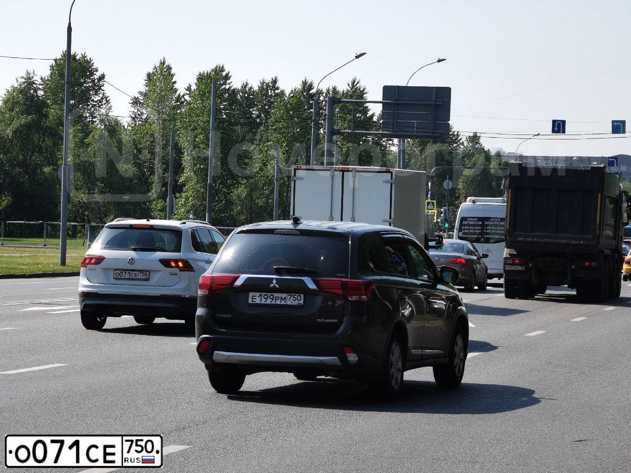 Фото автомобиля VOLKSWAGEN TIGUAN, 2018 — госномер О071СЕ750. Цвет: БЕЛЫЙ