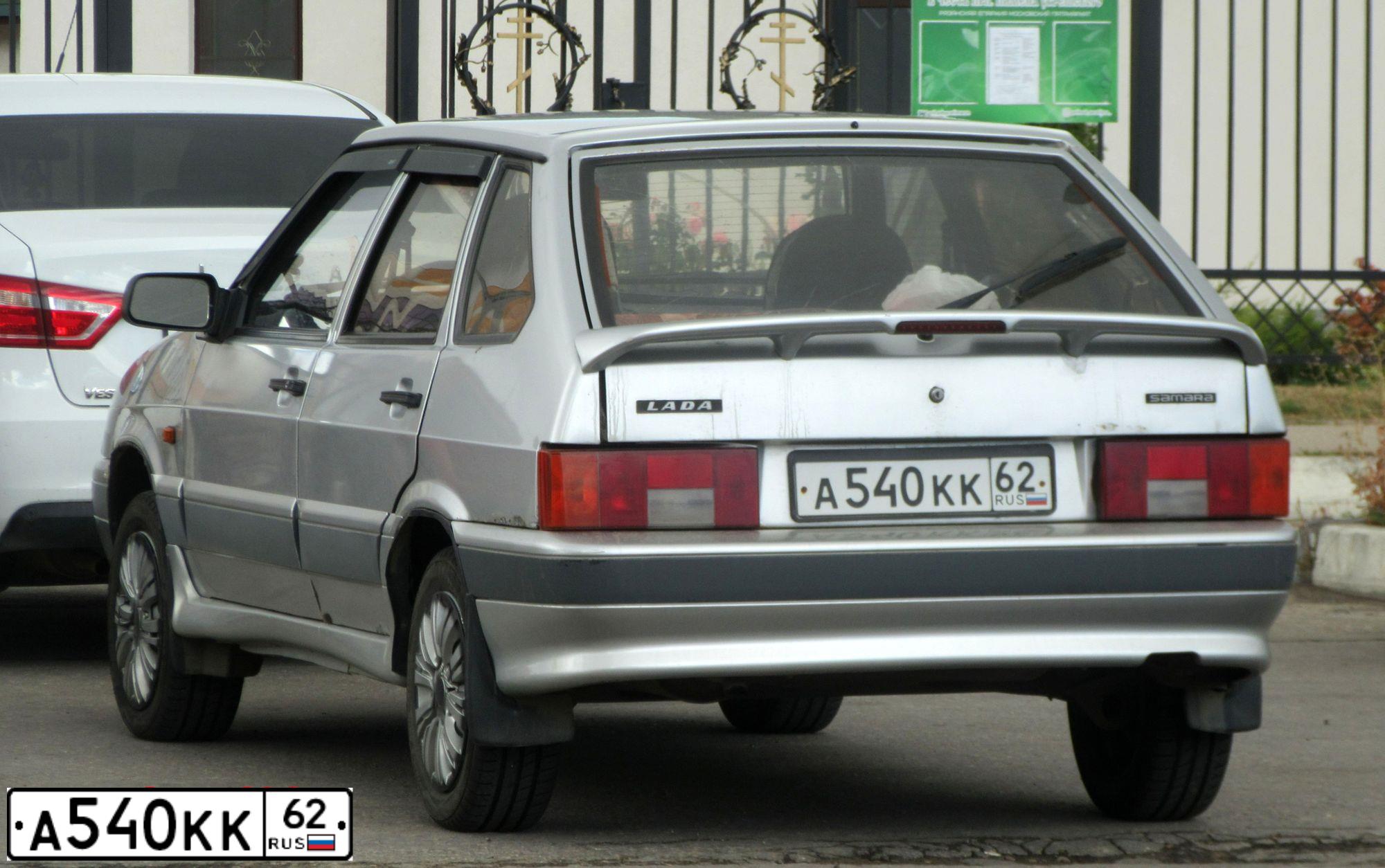 Фото автомобиля LADA 2114 SAMARA, 2006 — госномер А540КК62. Цвет: СЕРЫЙ