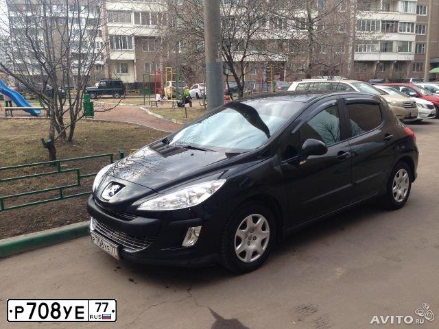 Фото автомобиля PEUGEOT 308, 2009 — госномер Р708УЕ77. Цвет: ЧЕРНЫЙ