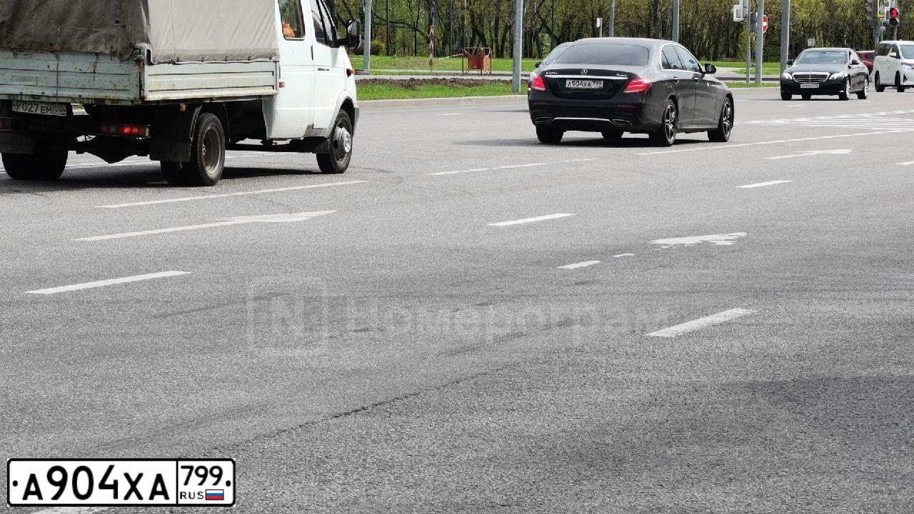 Фото автомобиля MERCEDES E-KLASSE, 2020 — госномер А904ХА799. Цвет: ЧЕРНЫЙ