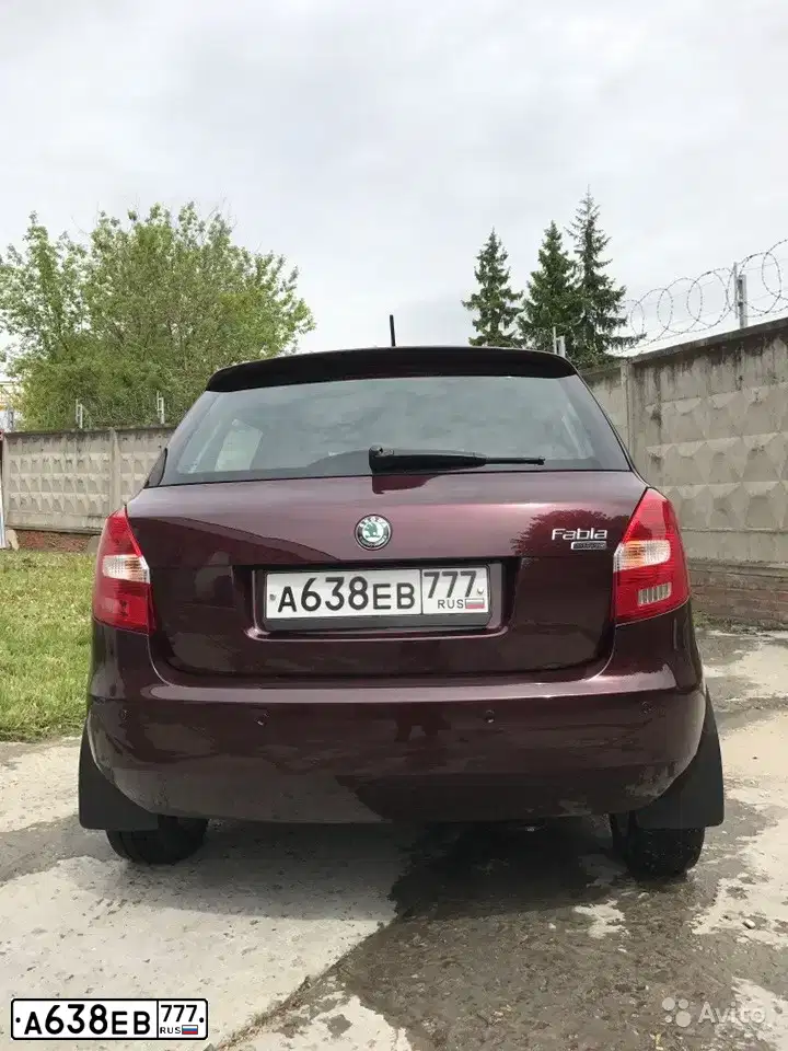 Фото автомобиля SKODA FABIA, 2009 — госномер А638ЕВ777. Цвет: ВИШНЕВЫЙ