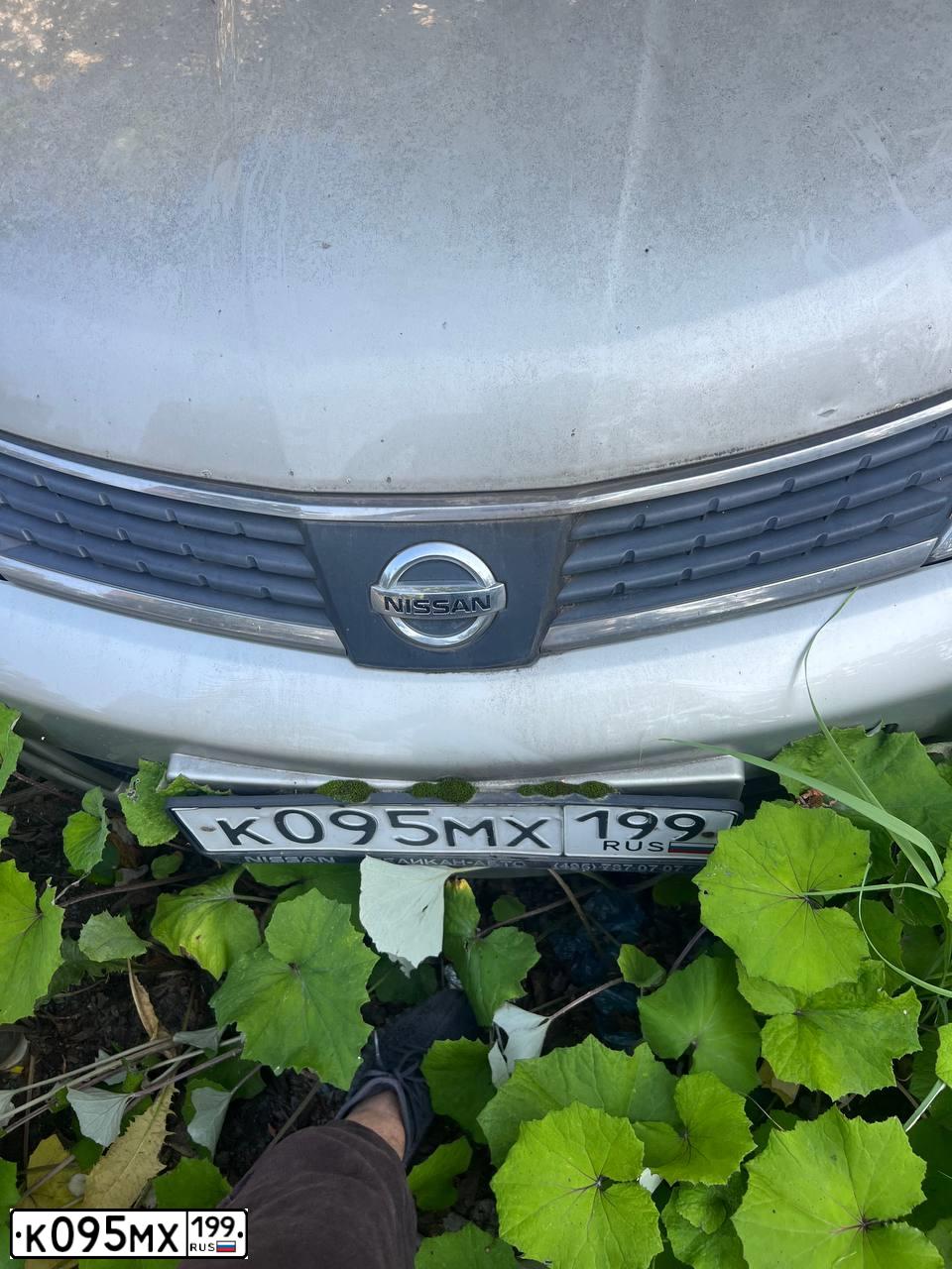 Фото автомобиля NISSAN TIIDA, 2008 — госномер К095МХ199. Цвет: БЕЖЕВЫЙ