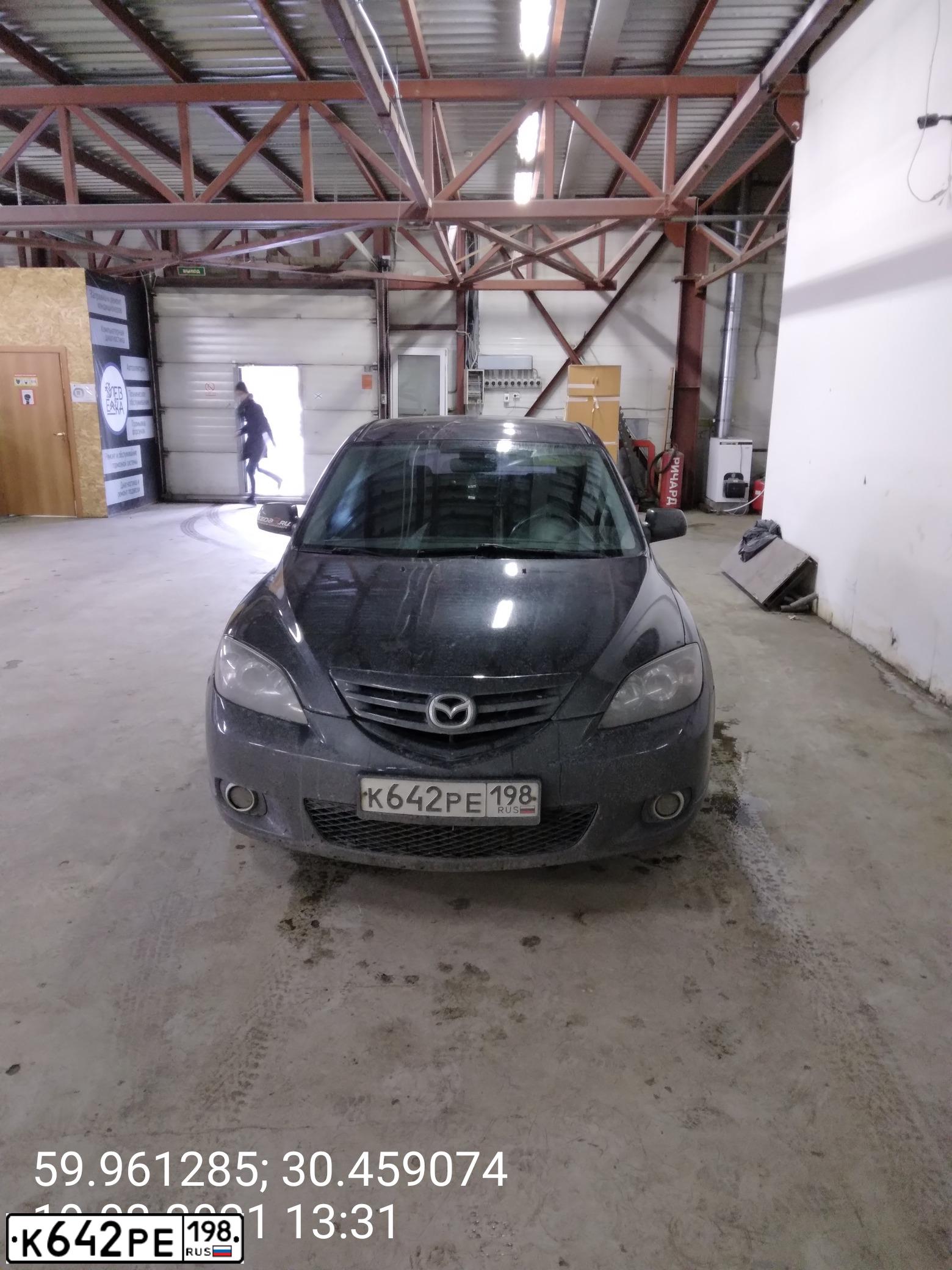 Фото автомобиля MAZDA 3, 2004 — госномер Р969РЕ98. Цвет: ЧЕРНЫЙ
