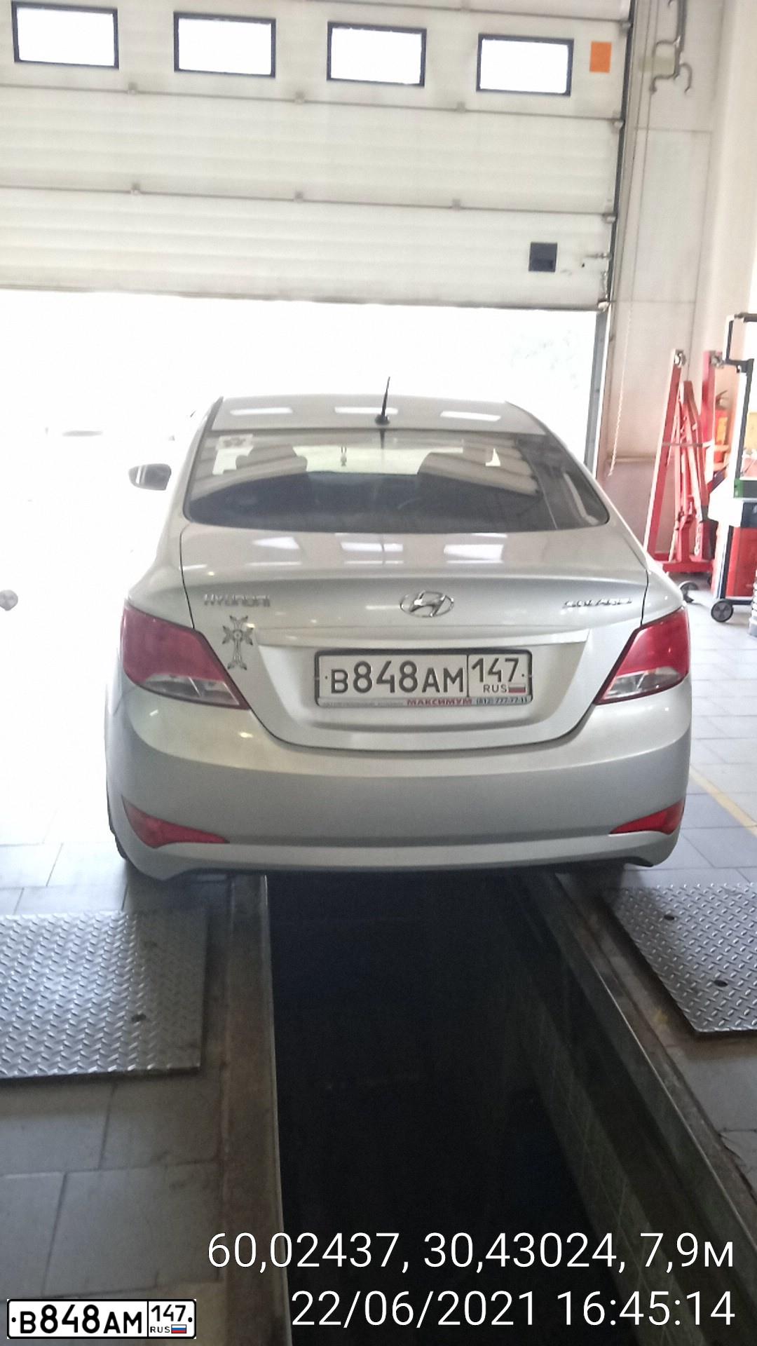 Фото автомобиля HYUNDAI SOLARIS, 2015 — госномер В848АМ147. Цвет: СЕРЕБРИСТЫЙ
