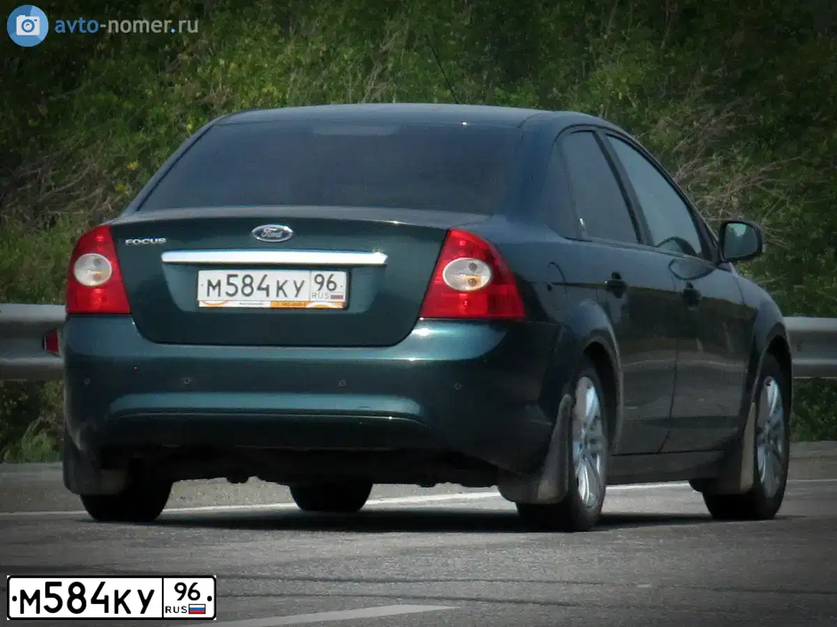 Фото автомобиля FORD FOCUS, 2008 — госномер М584КУ96. Цвет: ТЕМНО-ЗЕЛЕНЫЙ