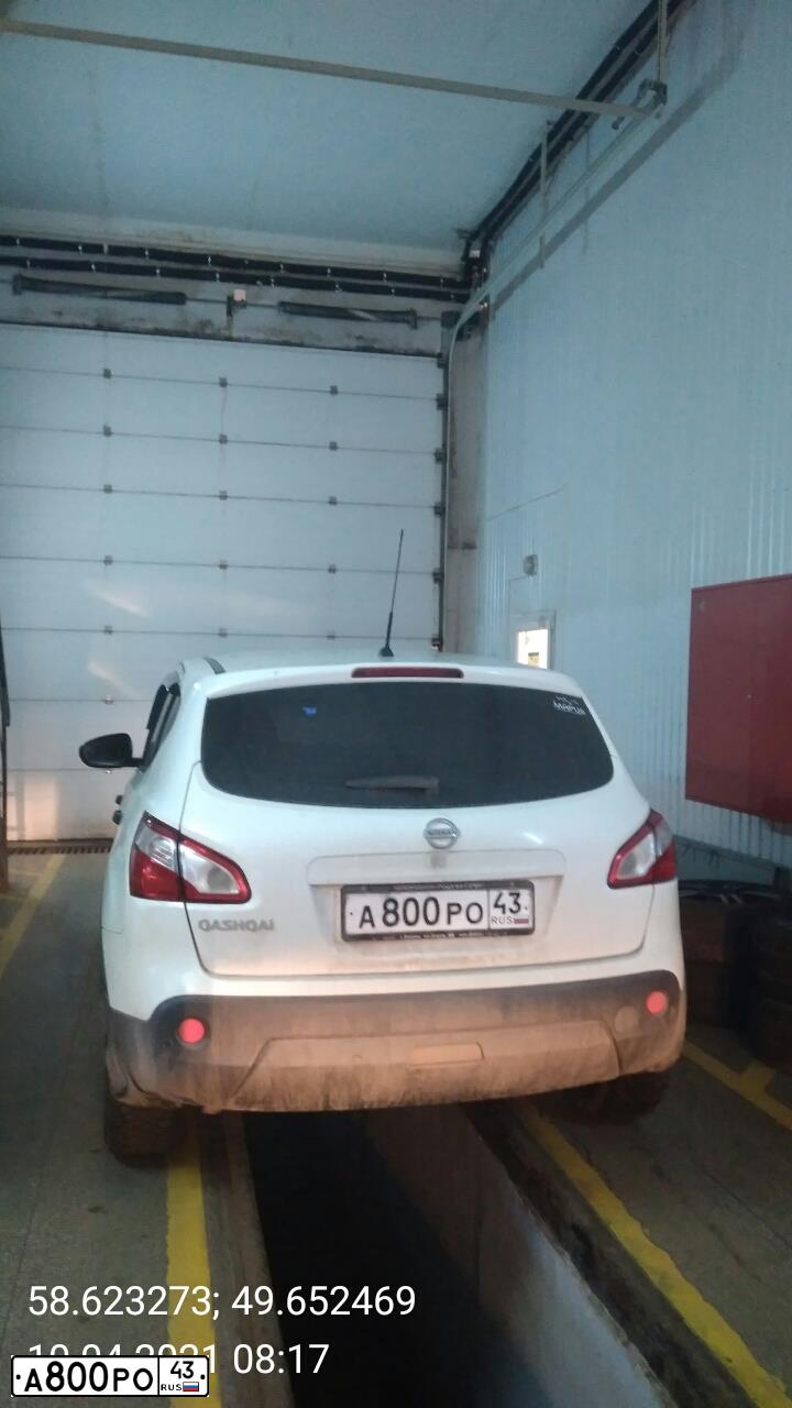 Фото автомобиля NISSAN QASHQAI, 2012 — госномер В749СС43. Цвет: Белый