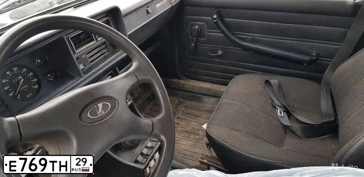 Фото автомобиля LADA 2107 LADA, 2007 — госномер Р379КР11. Цвет: ТЕМНО-ВИШНЕВЫЙ