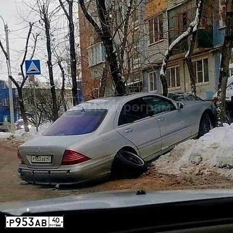 Фото автомобиля MERCEDES S-KLASSE, 2001 — госномер Р953АВ40. Цвет: Серебристый