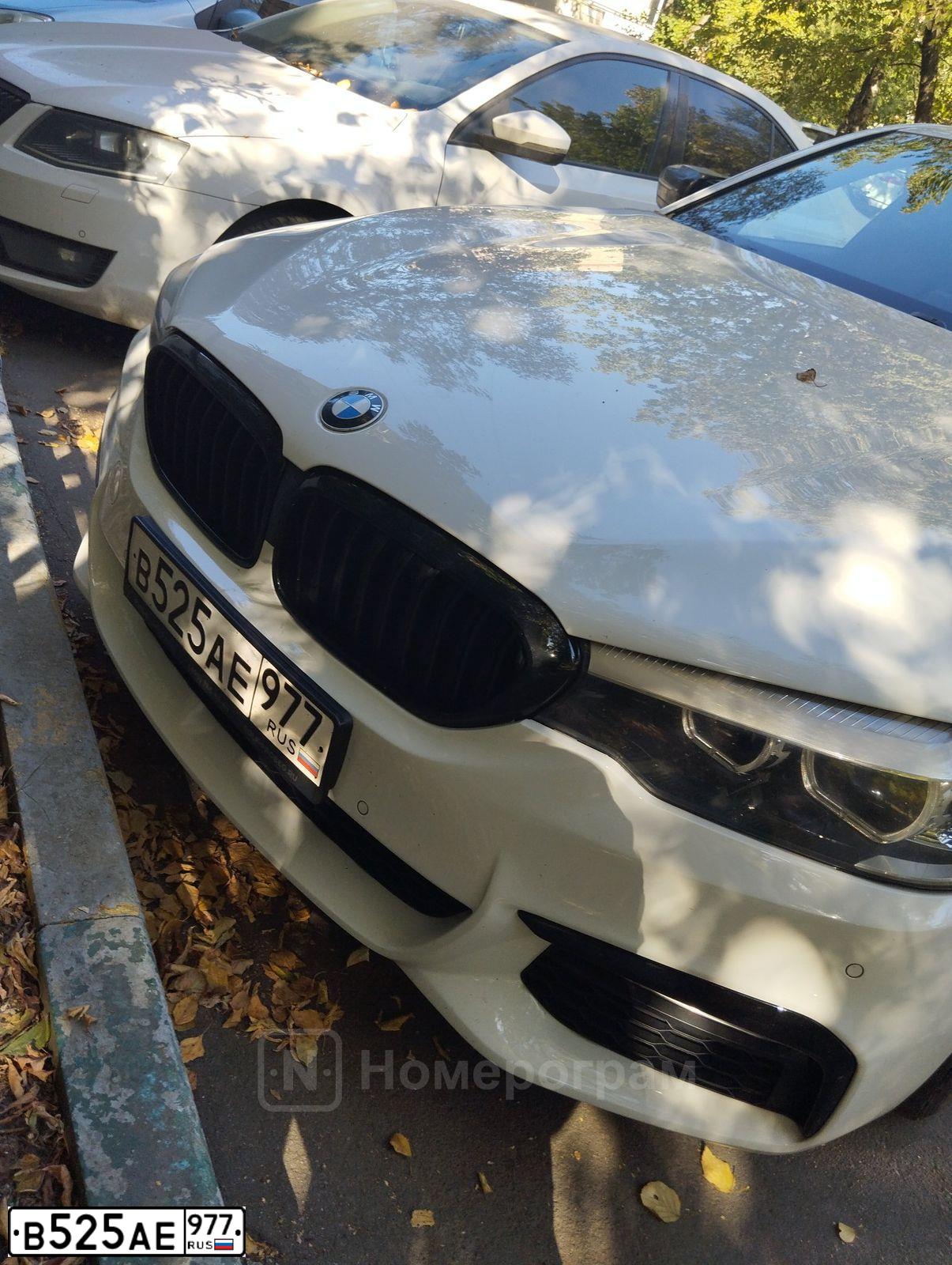Фото автомобиля BMW SERIE 5, 2019 — госномер В525АЕ977. Цвет: Белый