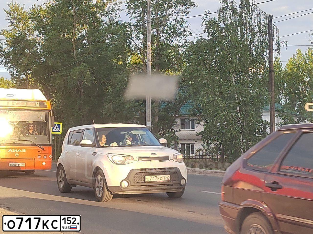 Фото автомобиля KIA SOUL, 2016 — госномер О717КС152. Цвет: Белый