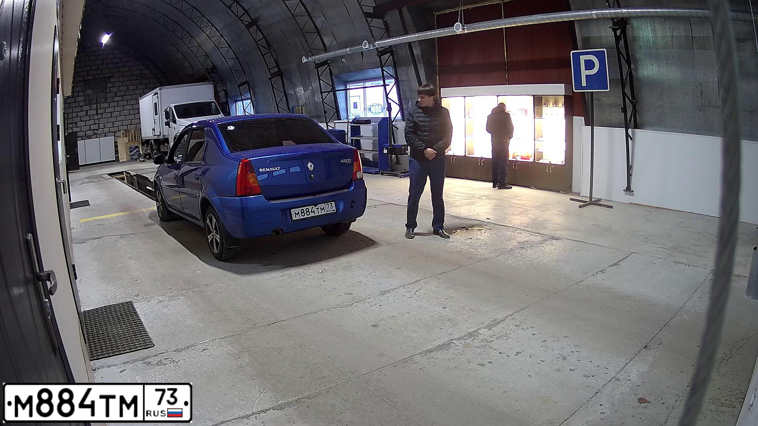 Фото автомобиля RENAULT LOGAN, 2009 — госномер Н305СВ36. Цвет: СИНИЙ МЕТАЛЛИК