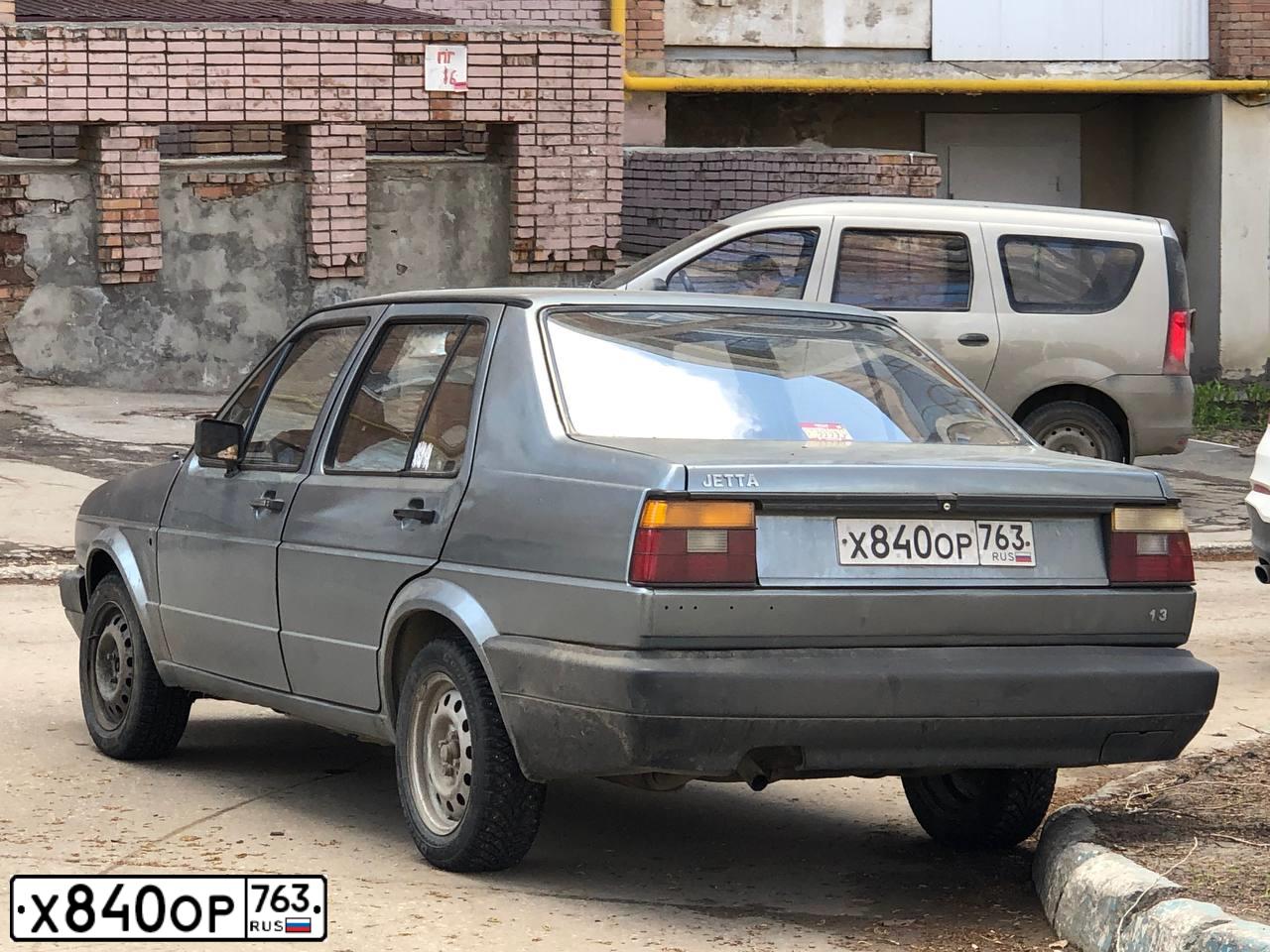 Фото автомобиля VOLKSWAGEN JETTA, 1987 — госномер Х840ОР763. Цвет: СЕРЫЙ