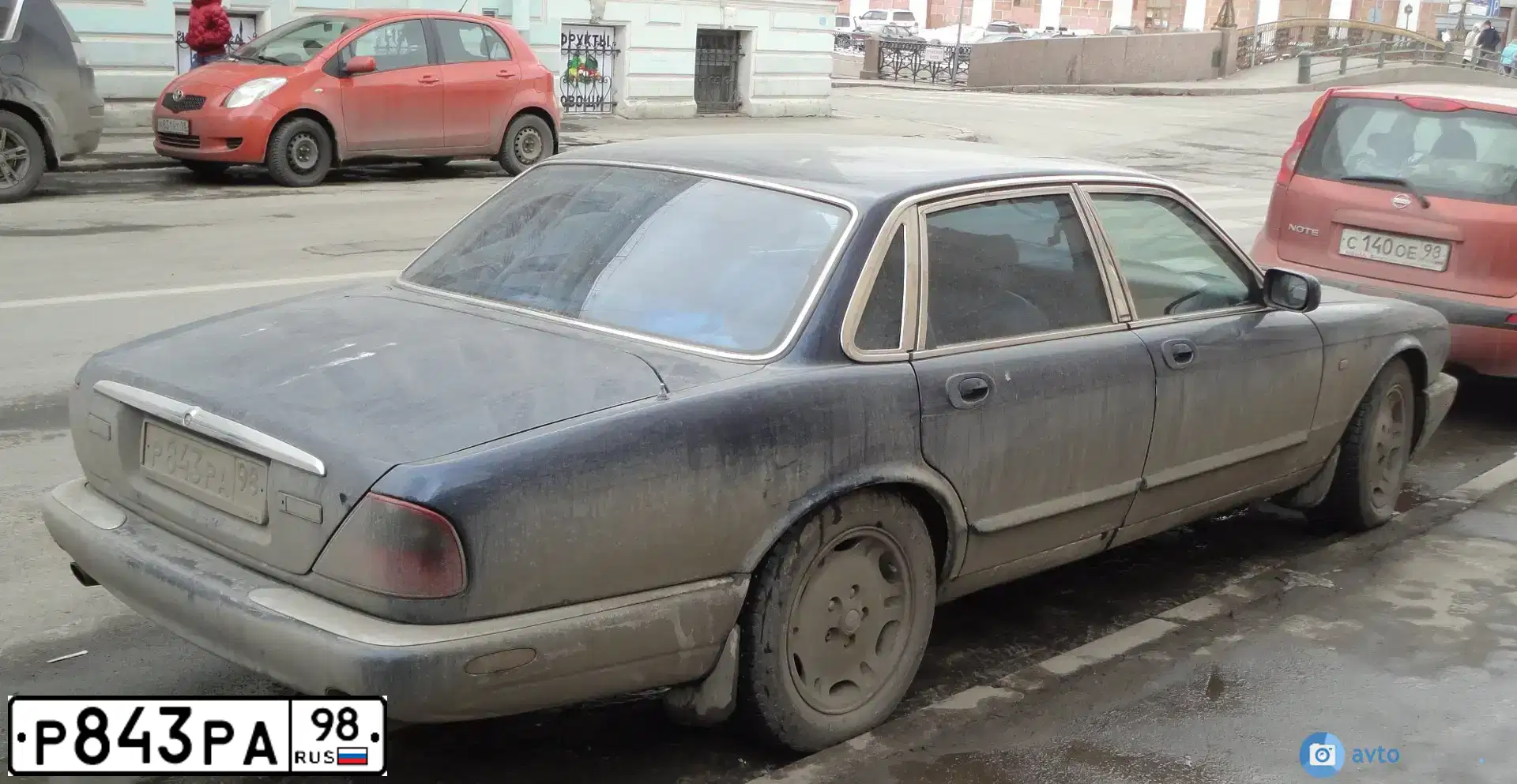 Фото автомобиля JAGUAR XJ-SERIE, 1997 — госномер У001СВ50. Цвет: ТЕМНО-СИНИЙ