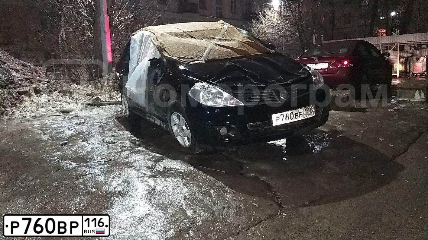 Фото автомобиля NISSAN TIIDA, 2007 — госномер Е154МР116. Цвет: ЧЕРНЫЙ