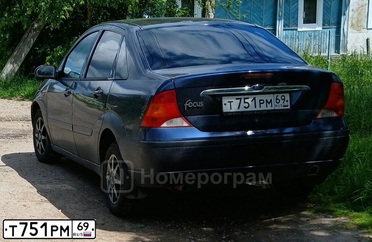 Фото автомобиля FORD FOCUS, 2004 — госномер Т751РМ69. Цвет: Темно-синий