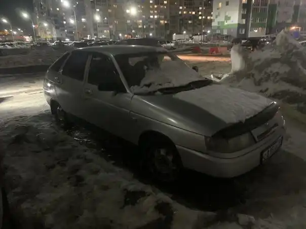 Фото автомобиля LADA 2112, 2001 — госномер С228ОТ58. Цвет: СВЕТЛО-СЕРЕБРИСТЫЙ МЕТАЛЛ