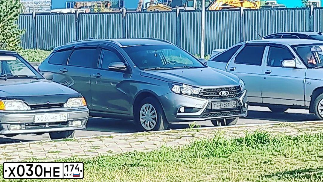 Фото автомобиля LADA 2114 SAMARA, 2011 — госномер Х030НЕ174. Цвет: СРЕДНИЙ СЕРО-ЗЕЛЕН.МЕТАЛЛ