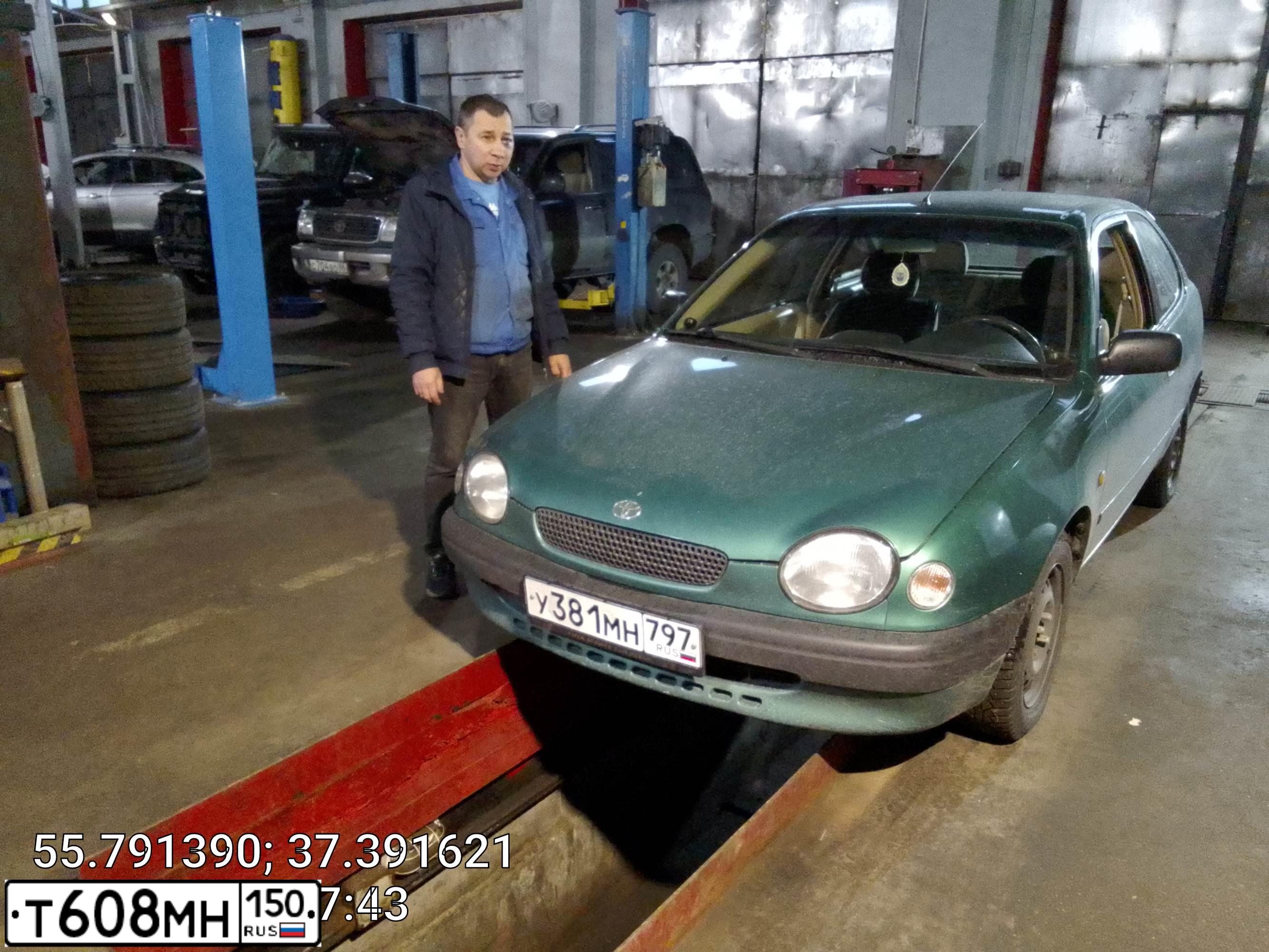 Фото автомобиля TOYOTA COROLLA, 1998 — госномер У381МН797. Цвет: ЗЕЛЕНЫЙ