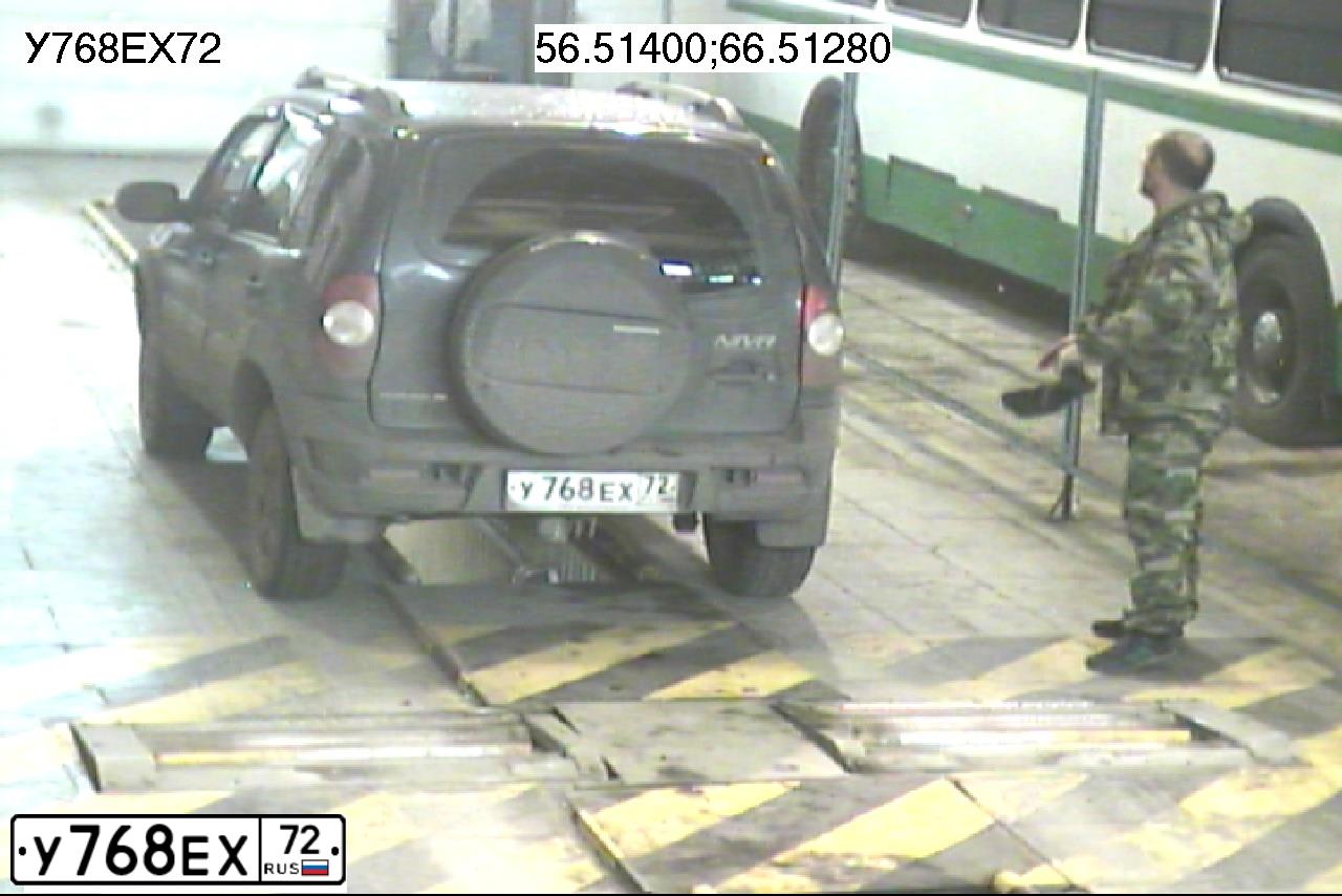 Фото автомобиля CHEVROLET NIVA, 2010 — госномер У768ЕХ72. Цвет: ЧЕРНО - СИНИЙ МЕТАЛЛИК