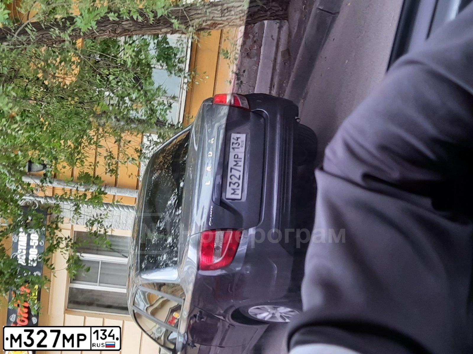 Фото автомобиля LADA GRANTA 219070, 2021 — госномер М327МР134. Цвет: СЕРЫЙ