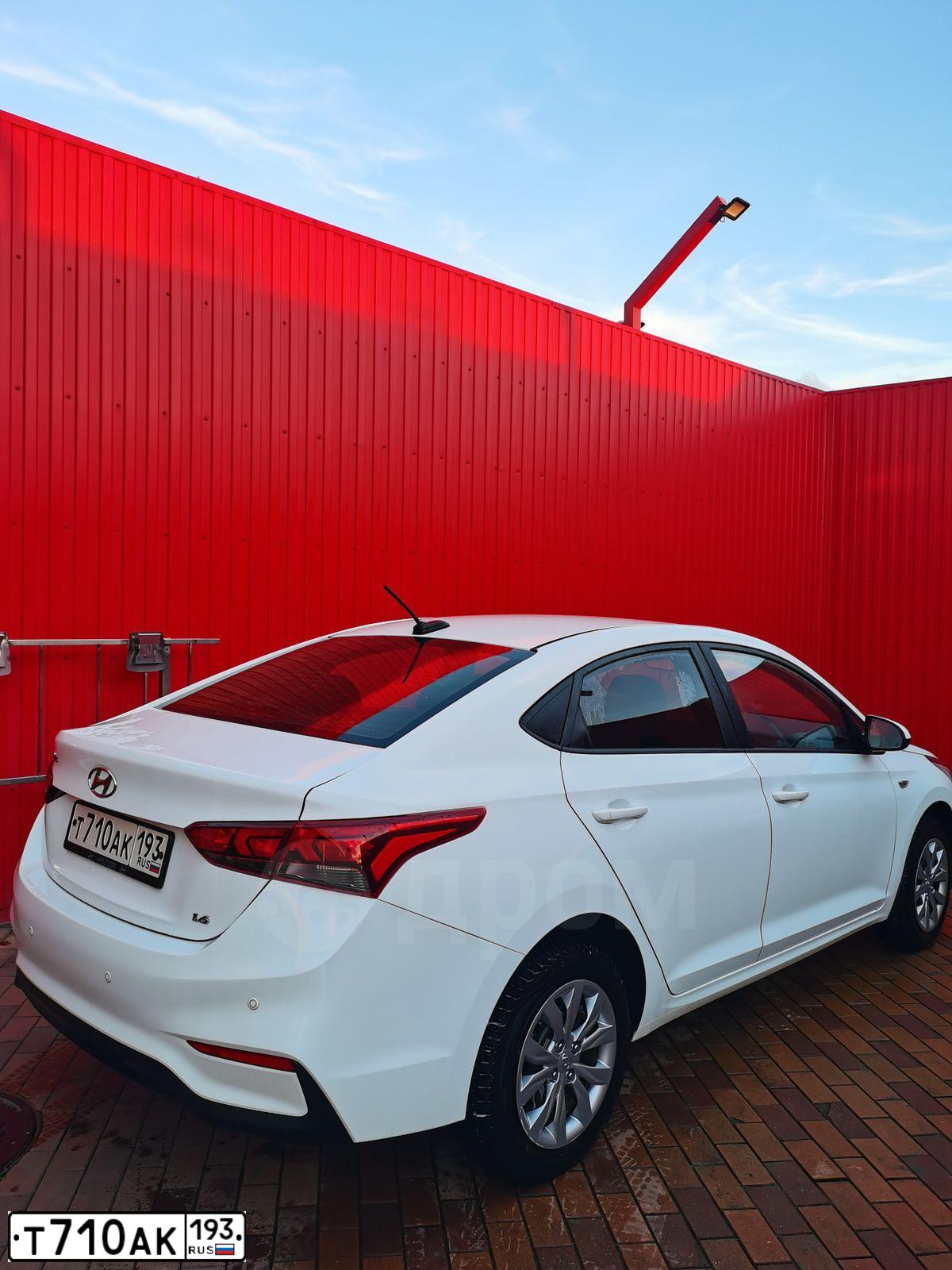Фото автомобиля HYUNDAI SOLARIS, 2011 — госномер Т710АК123. Цвет: ЧЕРНЫЙ