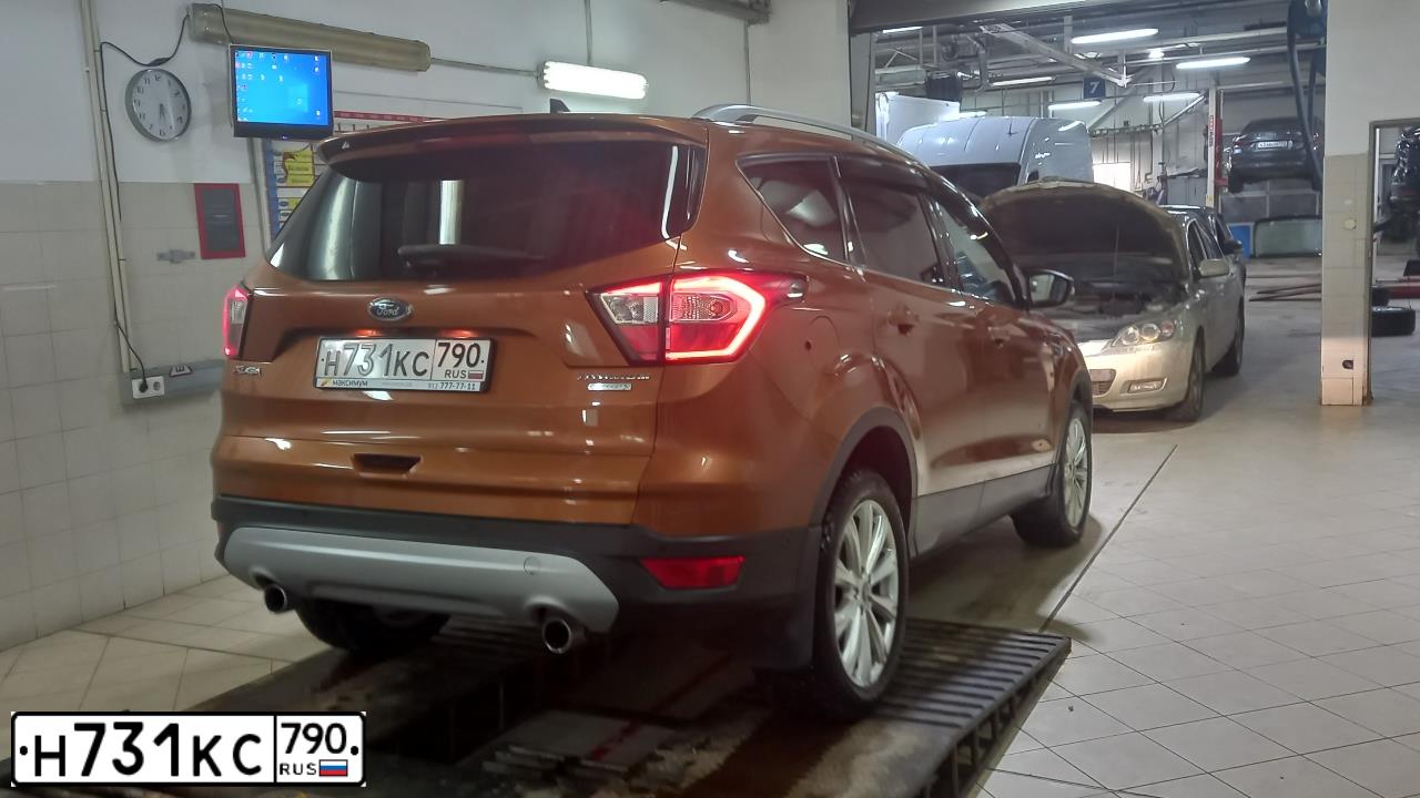 Фото автомобиля FORD KUGA, 2016 — госномер В773УН797. Цвет: Коричневый