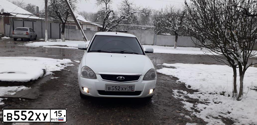 Фото автомобиля LADA 2170 PRIORA, 2010 — госномер К221ХЕ126. Цвет: Белый
